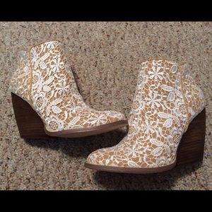 Very Volatile white lace ankle boots.